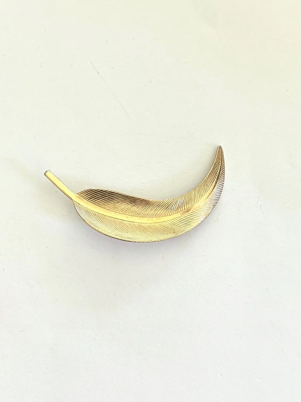 Vintage Gold tone curved Feather Brooch Pin